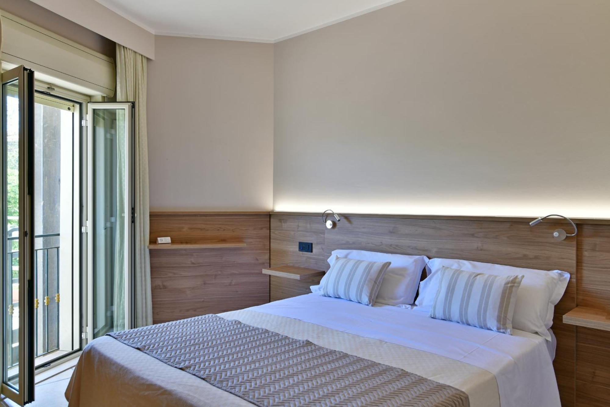 Hotel & Apartments Villa Linda Джардіні-Наксос Екстер'єр фото