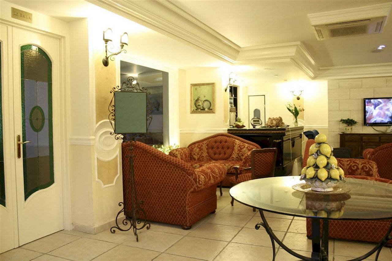 Hotel & Apartments Villa Linda Джардіні-Наксос Екстер'єр фото